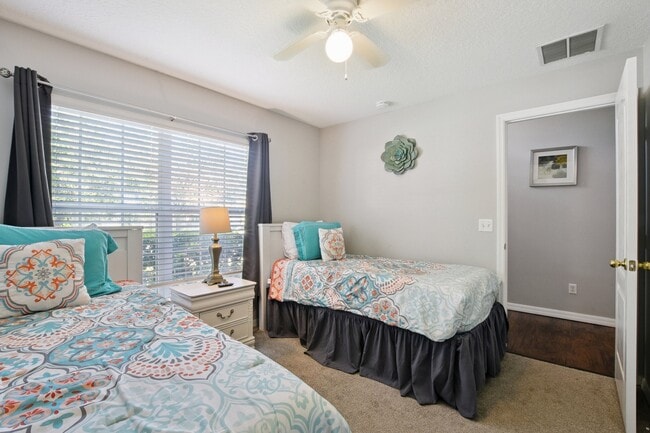 Photo - 661 Sandy Ridge Dr