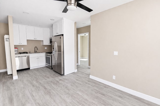 Photo - 3 Bed / 1 Bath – Prime Rockford Dr Location (Walk to Campus!) Unit 5056 Rockford Dr.