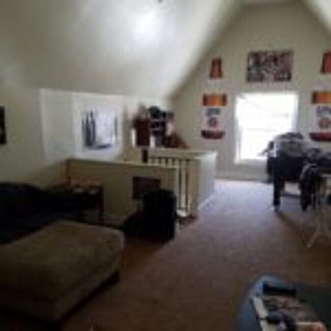 Photo - 2579-81 N. Frederick Ave. Unidad Upper