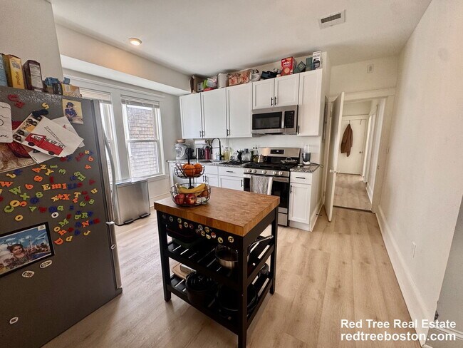 Photo - 127 Eliot St Unit 3