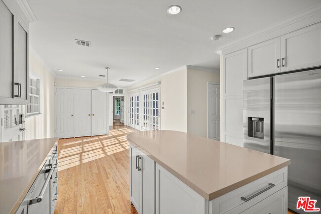 266 Denslow Ave