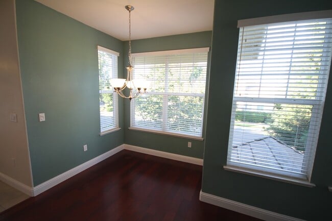 Photo - 3 Bed| 2 Bath | 1526 SF | Private 2 Car Garage | Condominium