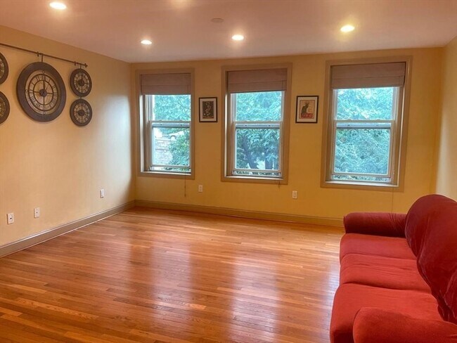 Photo - 394 Riverway Unit 4