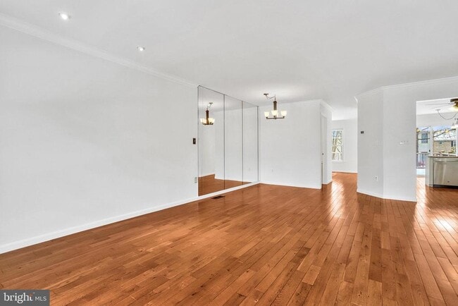 Photo - 7413 Salford Ct