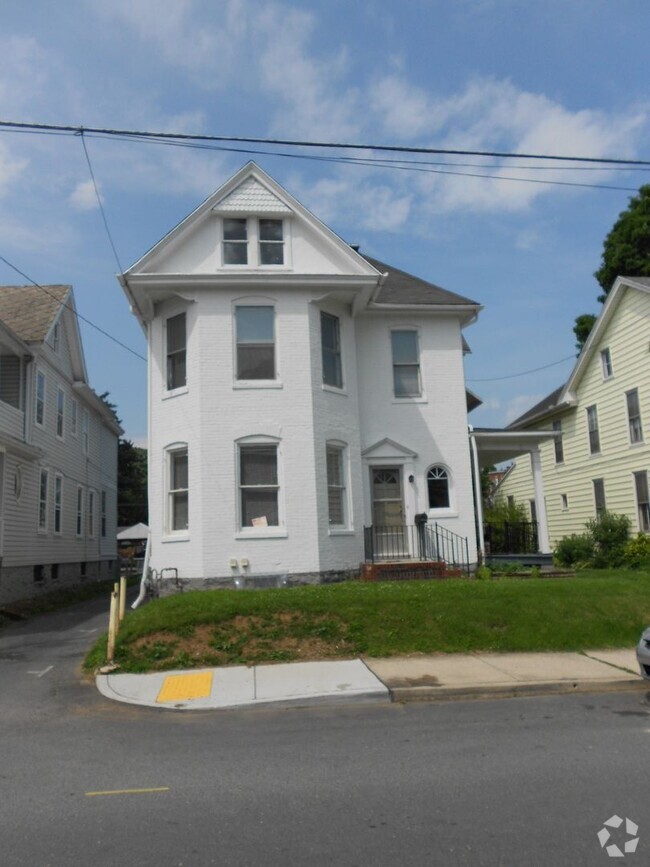 Building Photo - 217 W. Second St Unit 217WSec2 Rental