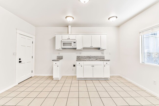 Photo - 908 Martin Luther King Jr Ave Unit 11