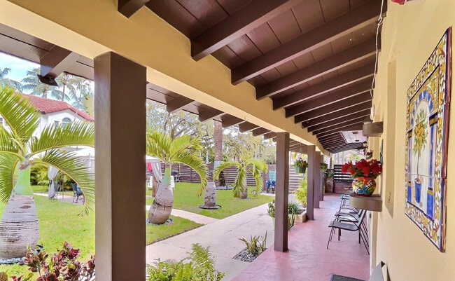 Photo - 2625 NE 13th Ct Unit 7