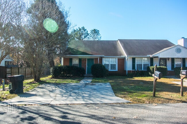 Photo - Quiet Townhome With Large Yard