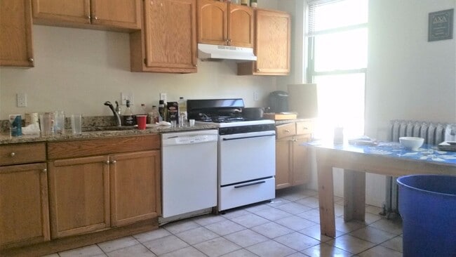 Building Photo - House in Allston Available 9/1/2026 $7900/month