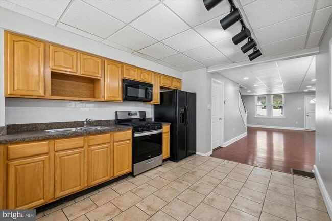 Photo - 431 Iroquois St