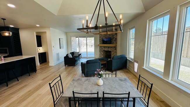 Photo - CORPORATE LEASE!!! Attn traveling nurse, executives, etc 4/3/2