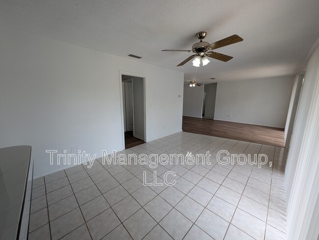 Photo - 1101 Lodge Cir