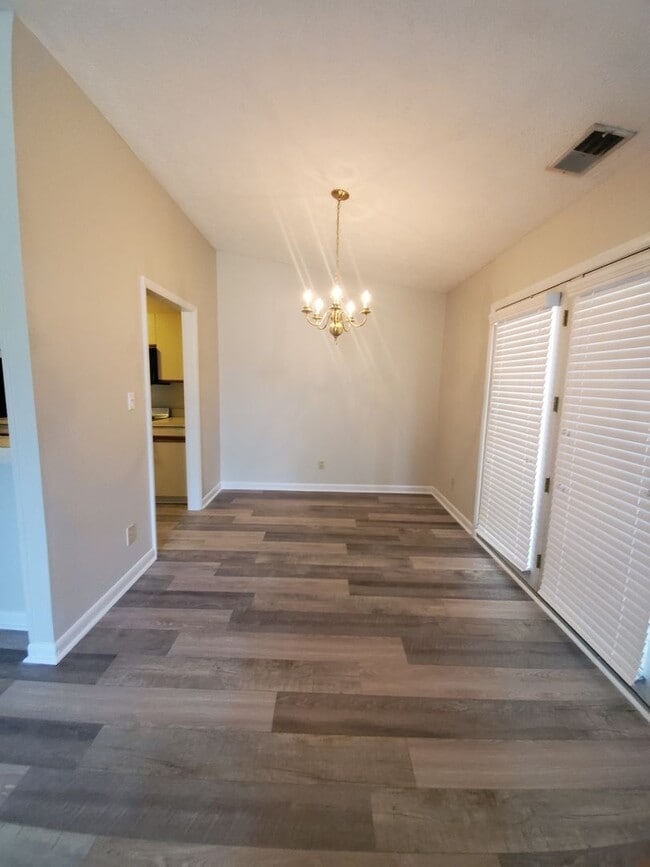 Photo - 672 Bartons Landing Pl