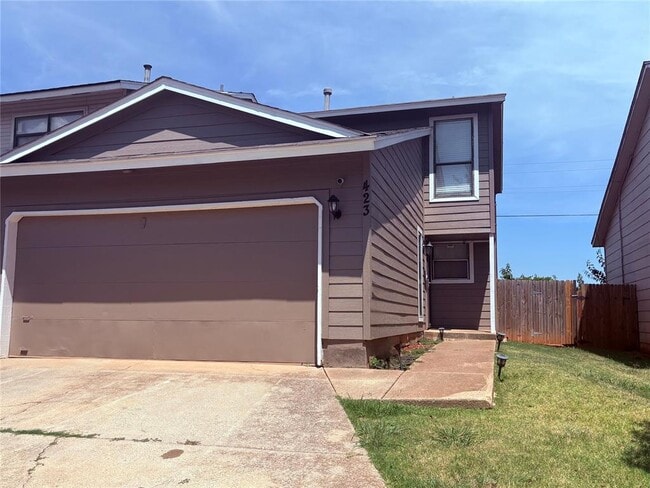 Building Photo - 423 NE 115th St Rental