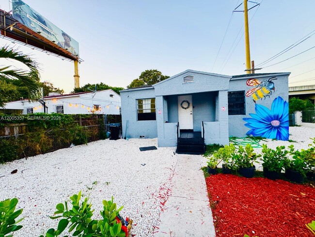 Photo - 301 NW 37th St Unidad A