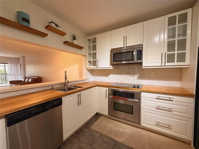 Photo - 511 Ives Dairy Rd Unit 301-6