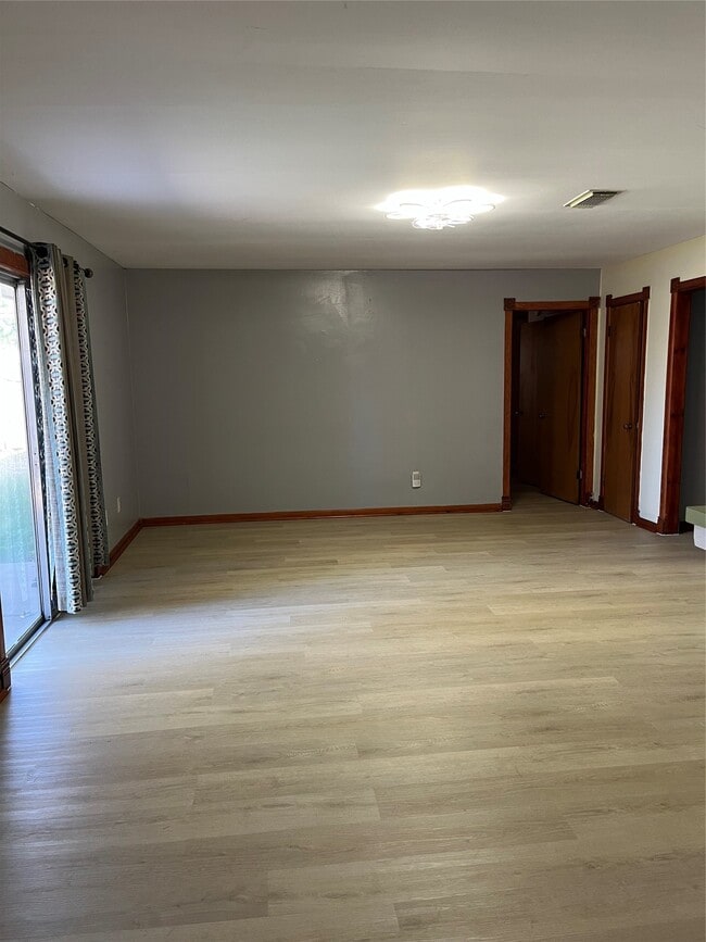 Photo - 10831 Overlea Dr