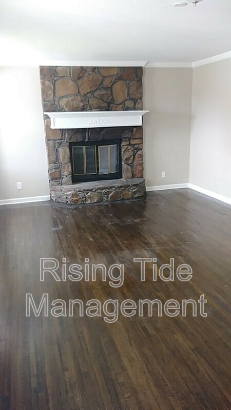 Photo - 1006 N Mountain Dr