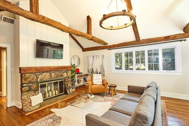 Photo - 94 Partrick Rd
