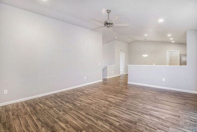 Photo - 577 Cygnet Lake Dr