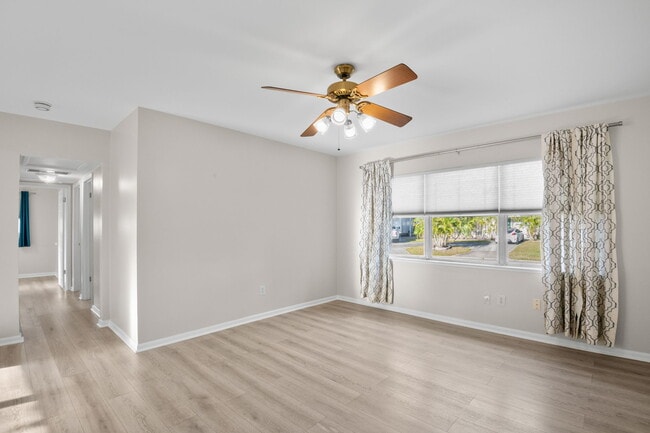 Photo - 5600 33rd Ave N