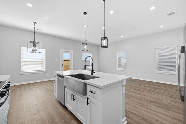 Photo - 412 Stonework Garden Ln