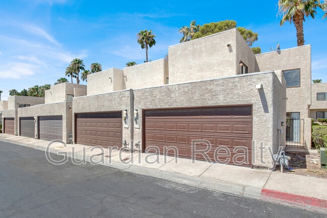 Photo - 2639 Jacyra Ave