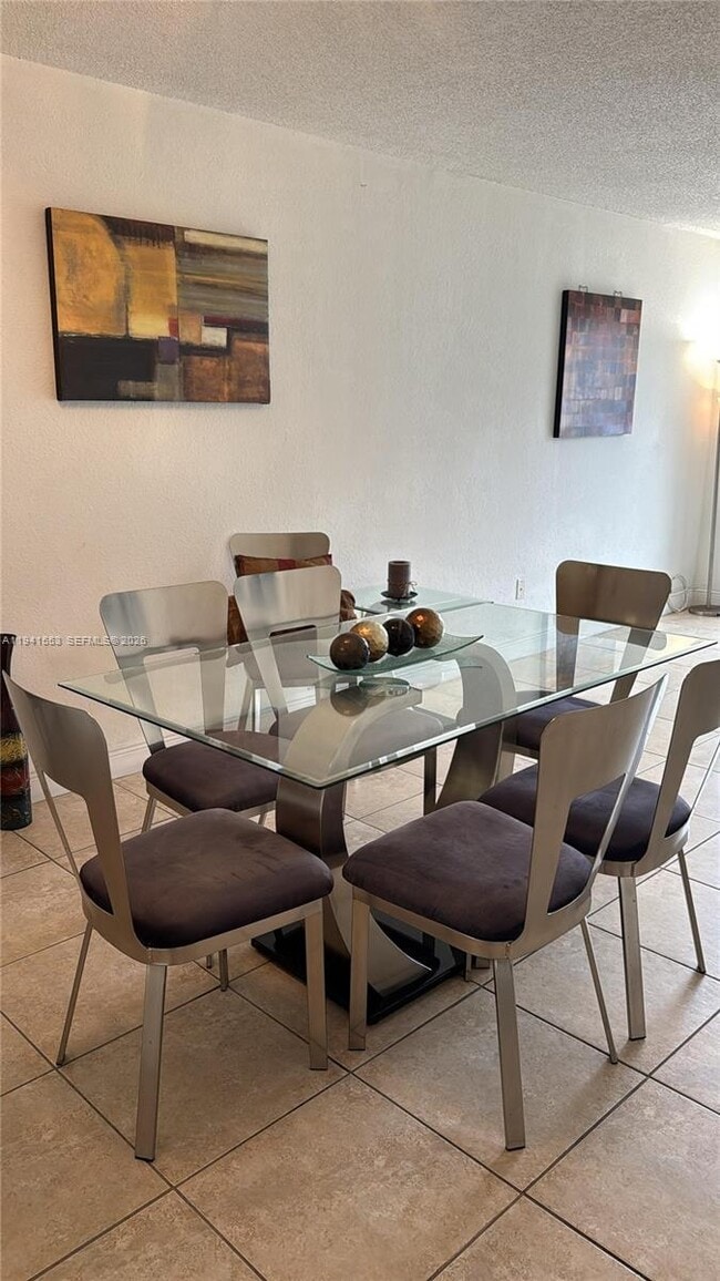 Building Photo - 4920 NW 79th Ave Unit 204