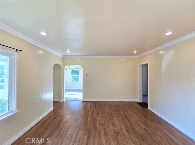 5589 Lemon Ave