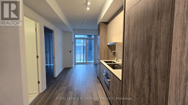 Photo - 180 Front St E Unité 1915