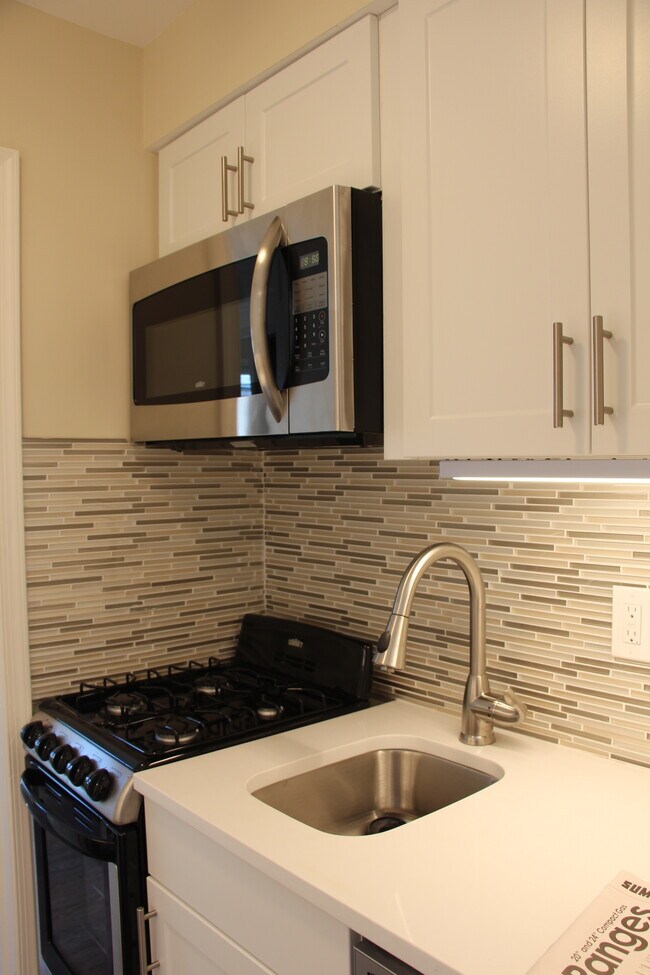 Photo - 720 North Monroe Street Unit 5