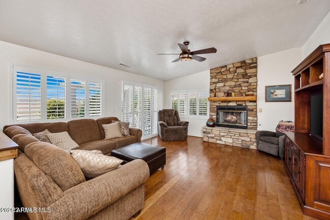 Photo - 1976 Boardwalk Ave