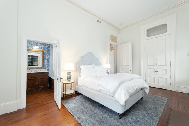 Photo - 1 E Battery Unit B