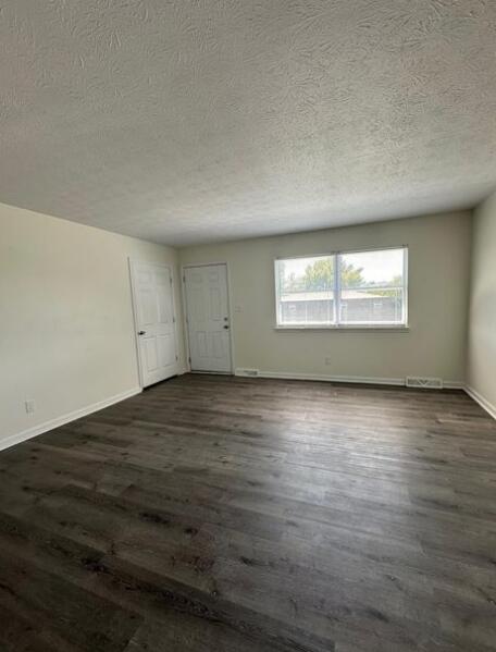 Photo - 425 Patrician Pl