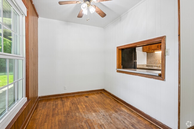 2BR, 1BA - 795SF - Dining Room