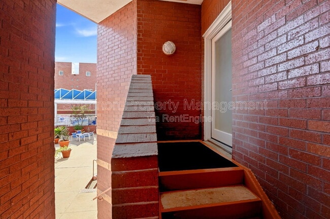 Photo - 4004 Montrose Blvd Unit Apt 43c