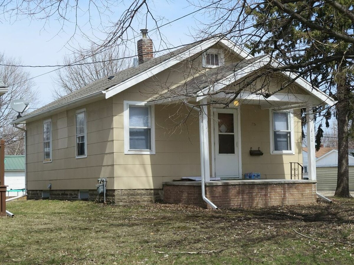 Photo - 400 Hartman Ave