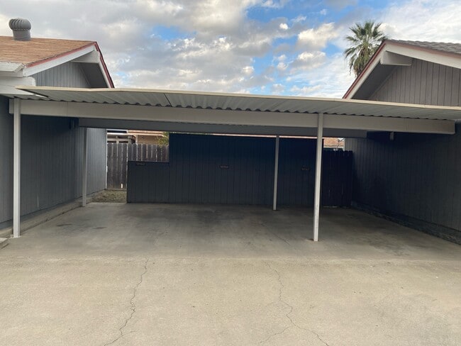 Photo - 1034 Kaweah St