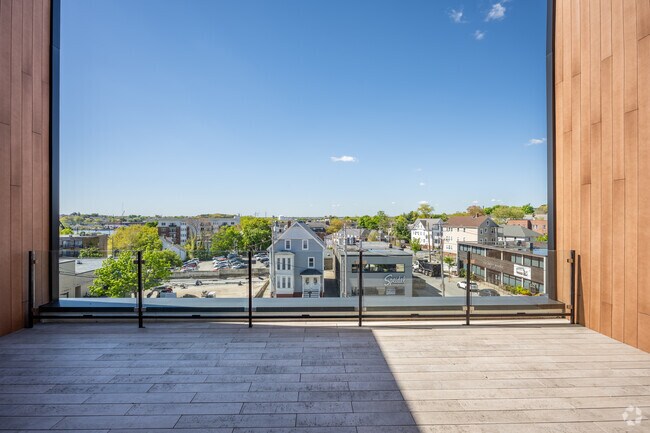1BR, 1BA - 988SF - Balcony