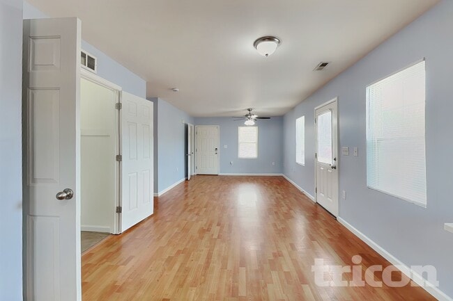 Photo - 18011 Lynn Ln