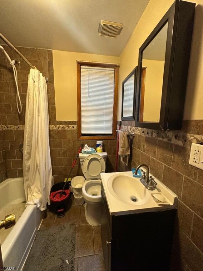 Photo - 412 Banta Ave