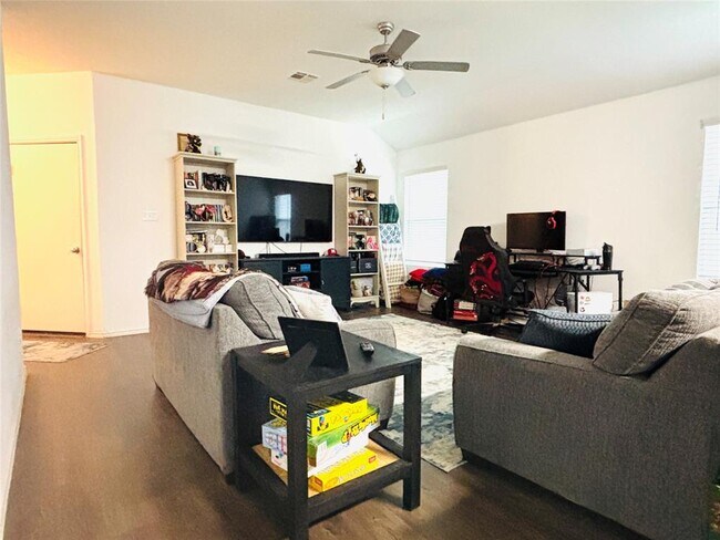 Photo - 113 Star Pass