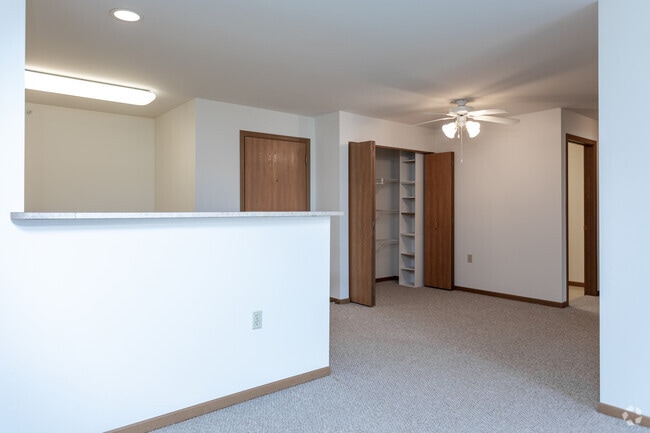2BR, 1.5BA