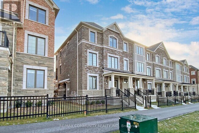 Photo - 12 Fiesta Way