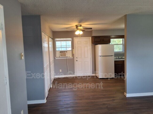 Photo - 310 Diecks Dr