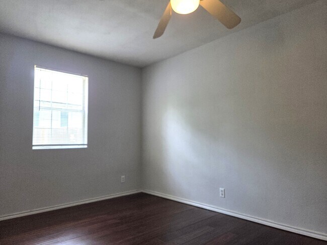 Photo - 513 Wolf St