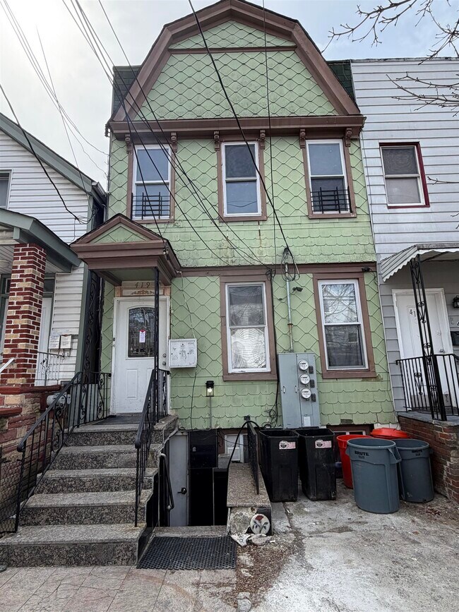 Building Photo - 419 4th St Unit 1ST FLOOR