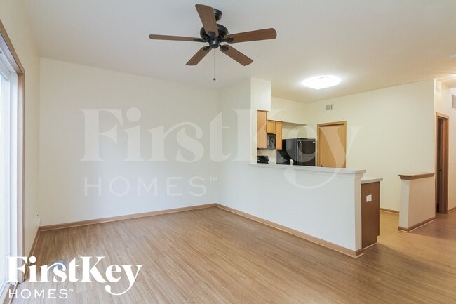 2408 Oak Tree Ln