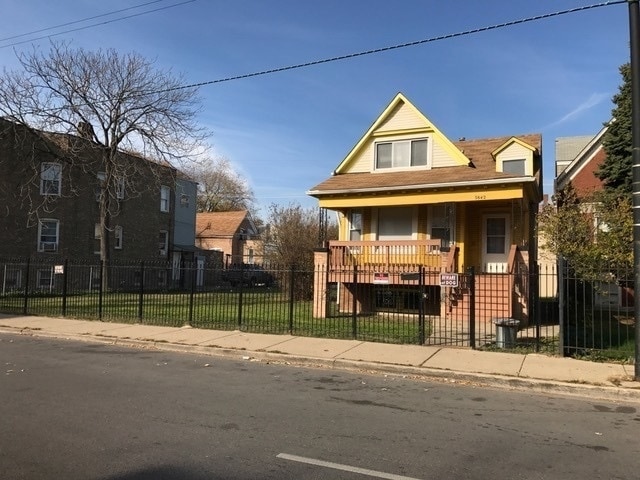 Photo - 3842 W Division St