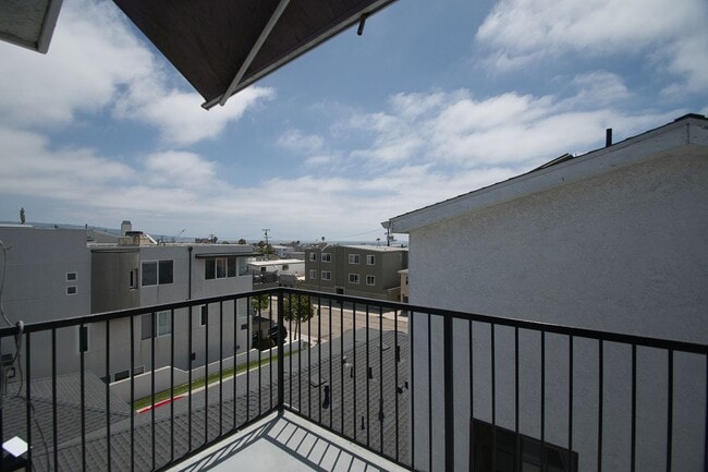 Photo - r918-920 Unit 920